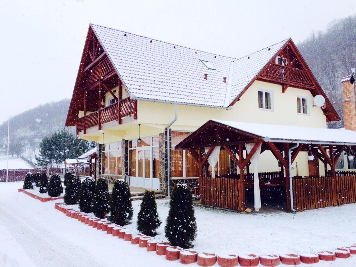 Olimpia Villa Tibod Екстер'єр фото